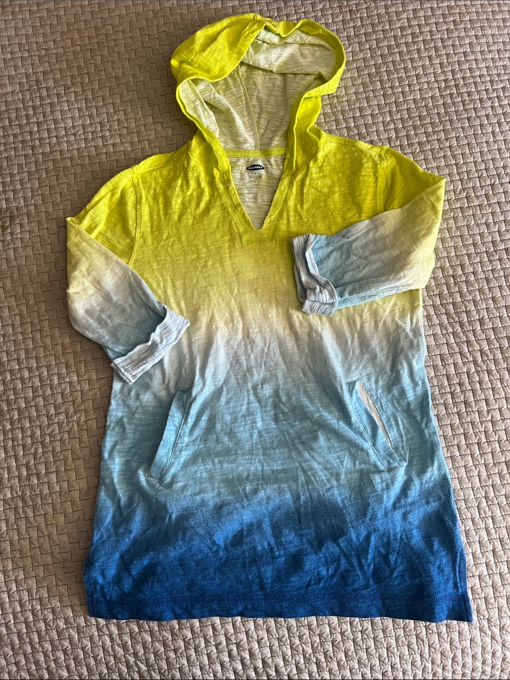 Girls Old Navy cover up dress. Size S 6-7. Like new